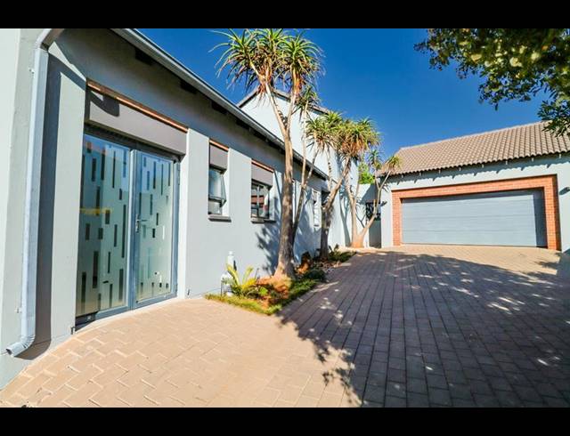 4 BEDROOM HOUSE FOR SALE IN COPPERLEAF ESTATE